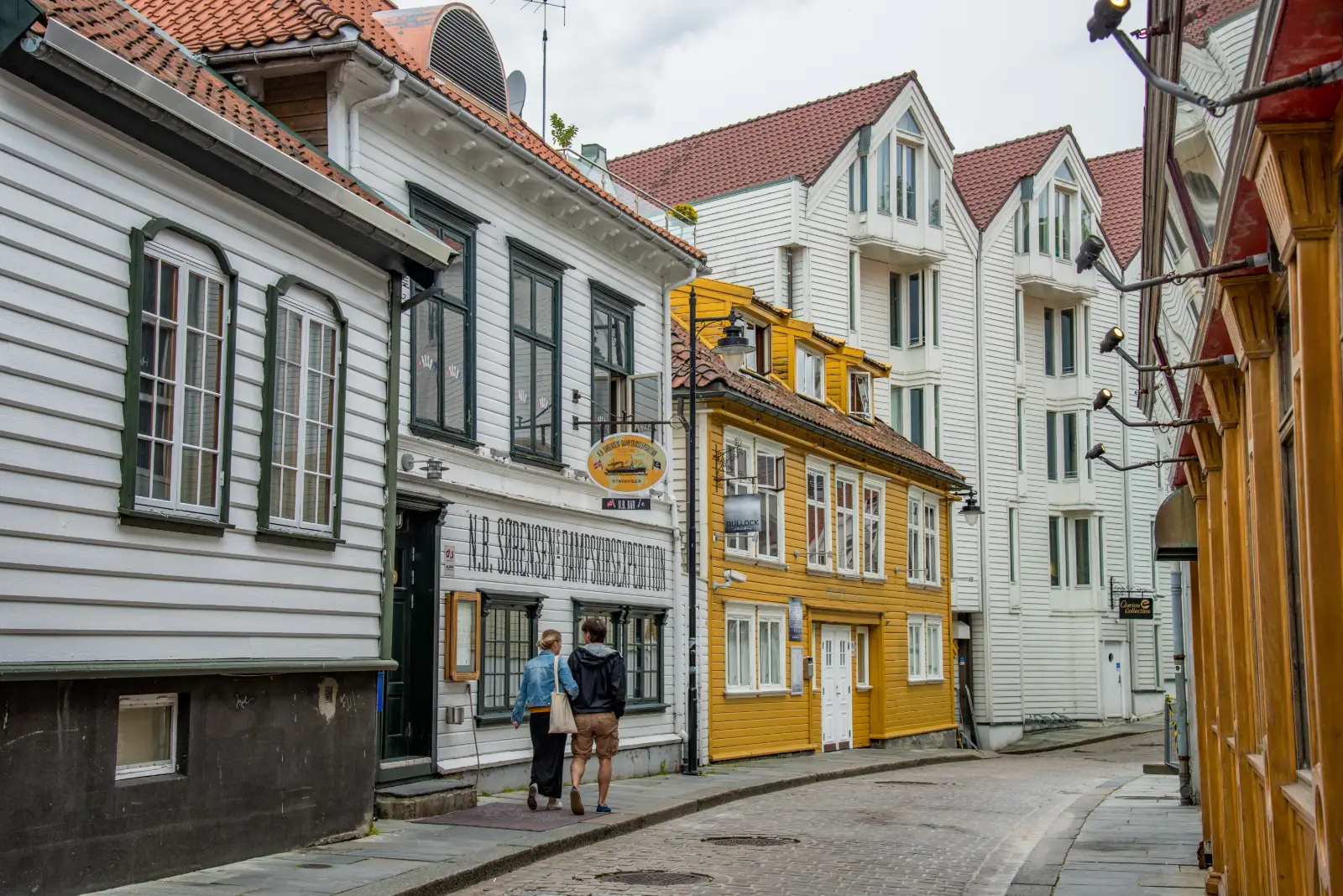 Casas de madera en una calle del centro de Stavanger