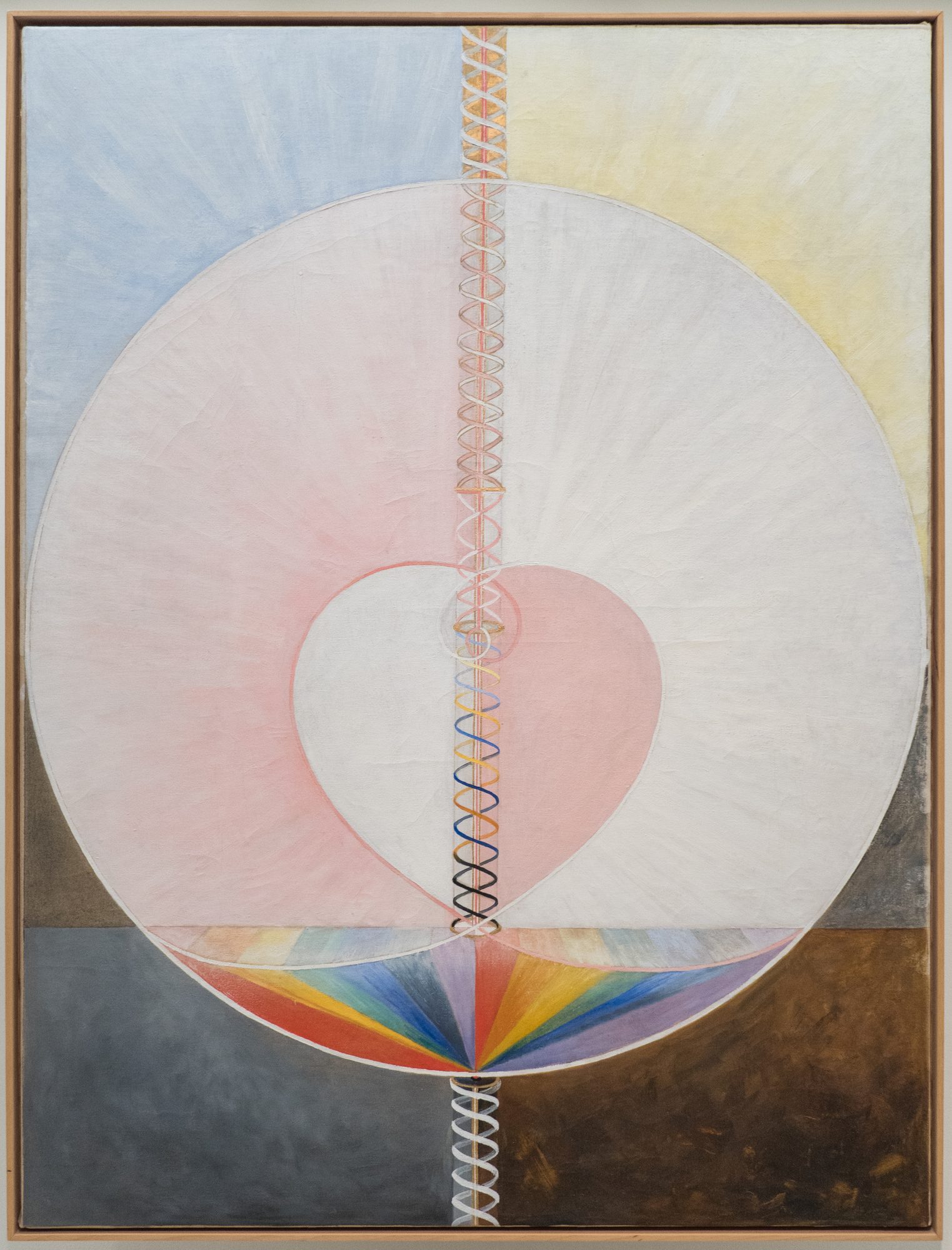 La paloma, n.º 1: un gran círculo blanco y rosa con un corazón en el centro, atravesado por una columna vertical y un abanico de colores del arcoíris.