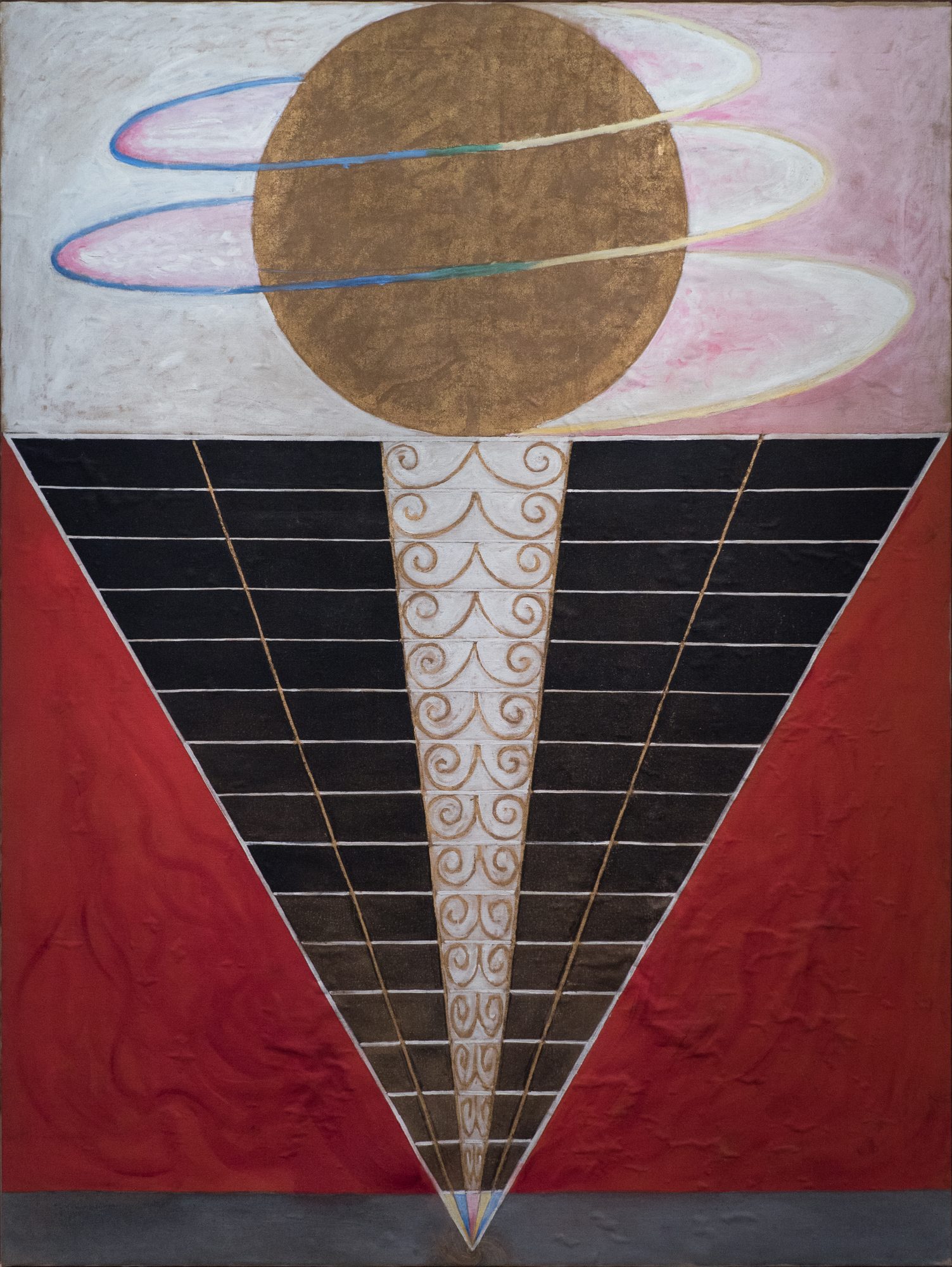 Retablo n.º 2: un triángulo invertido de franjas oscuras desciende desde un gran disco dorado rodeado de anillos de color, sobre fondo rojo y blanco.