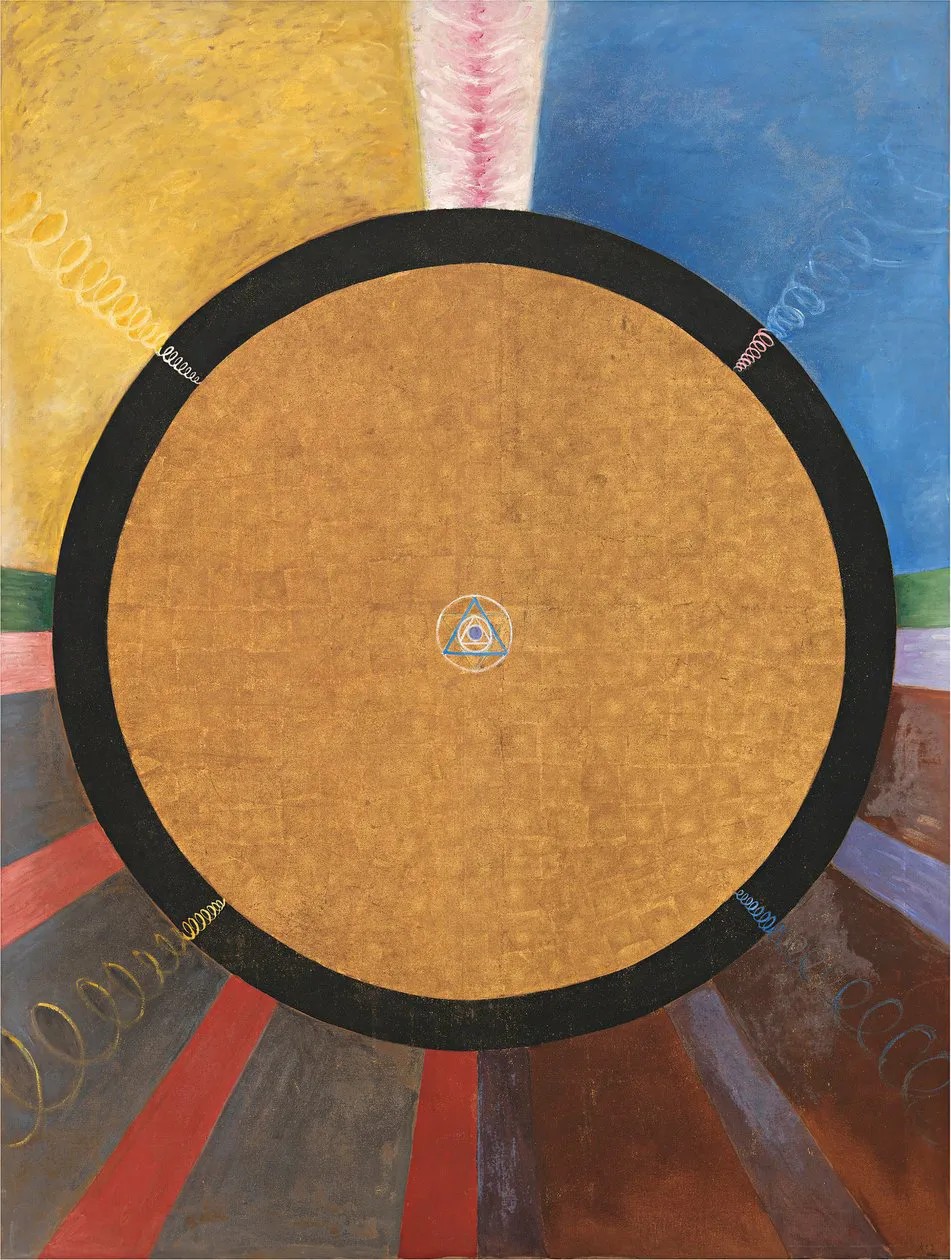 Retablo n.º 3: un gran disco dorado con un anillo negro y un pequeño triángulo en el centro, sobre un fondo amarillo y azul en lo alto y franjas de color que irradian hacia abajo.