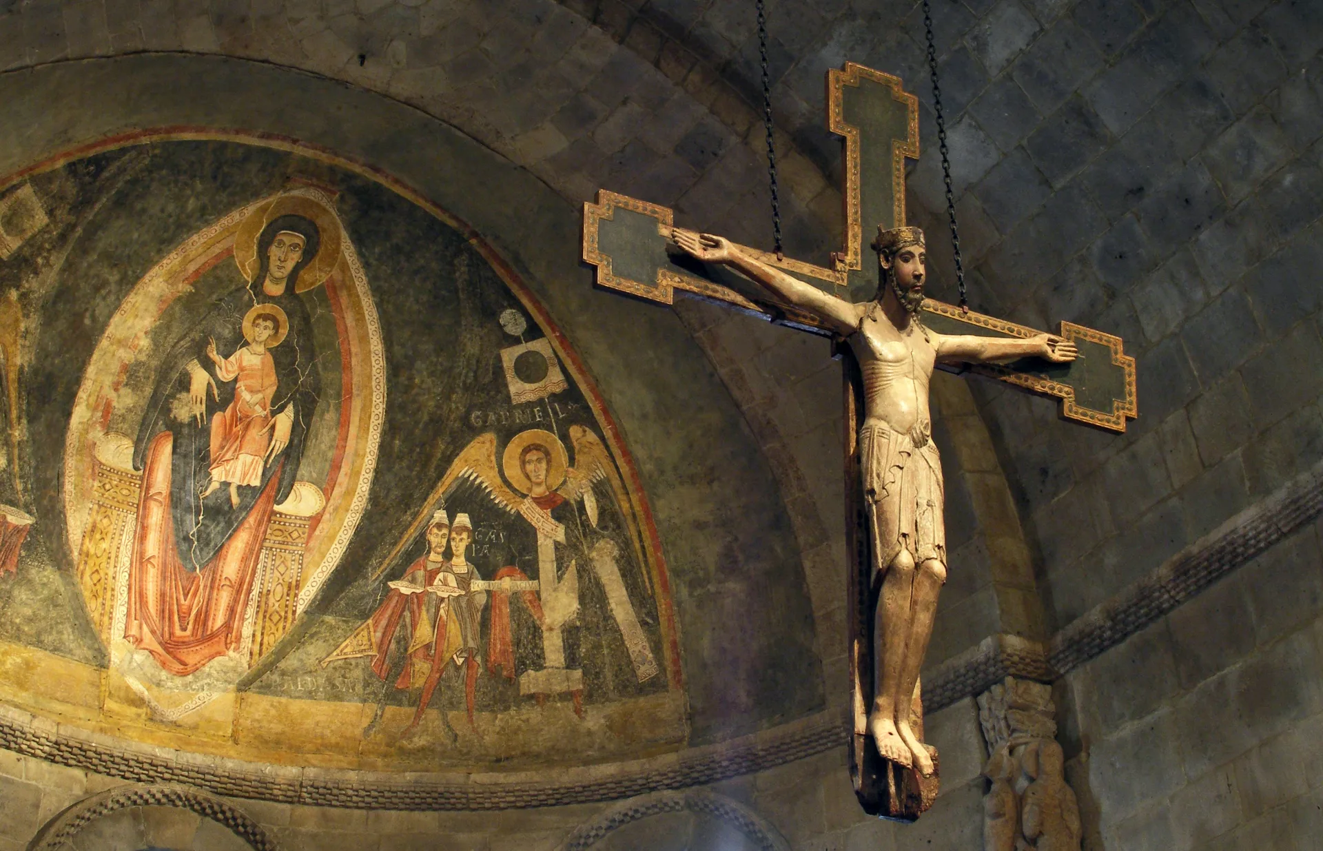 Ábside de San Martín de Fuentidueña reconstruido en The Cloisters de Nueva York