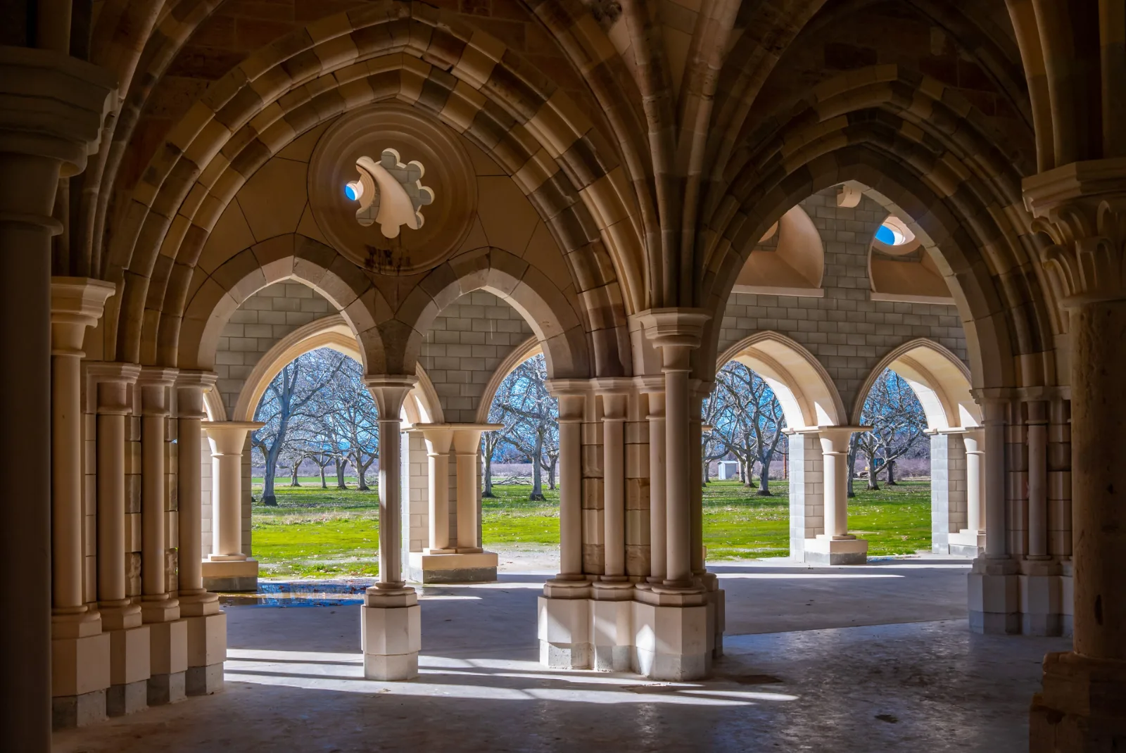 Monasterio de Santa María de Óvila reconstruido en California