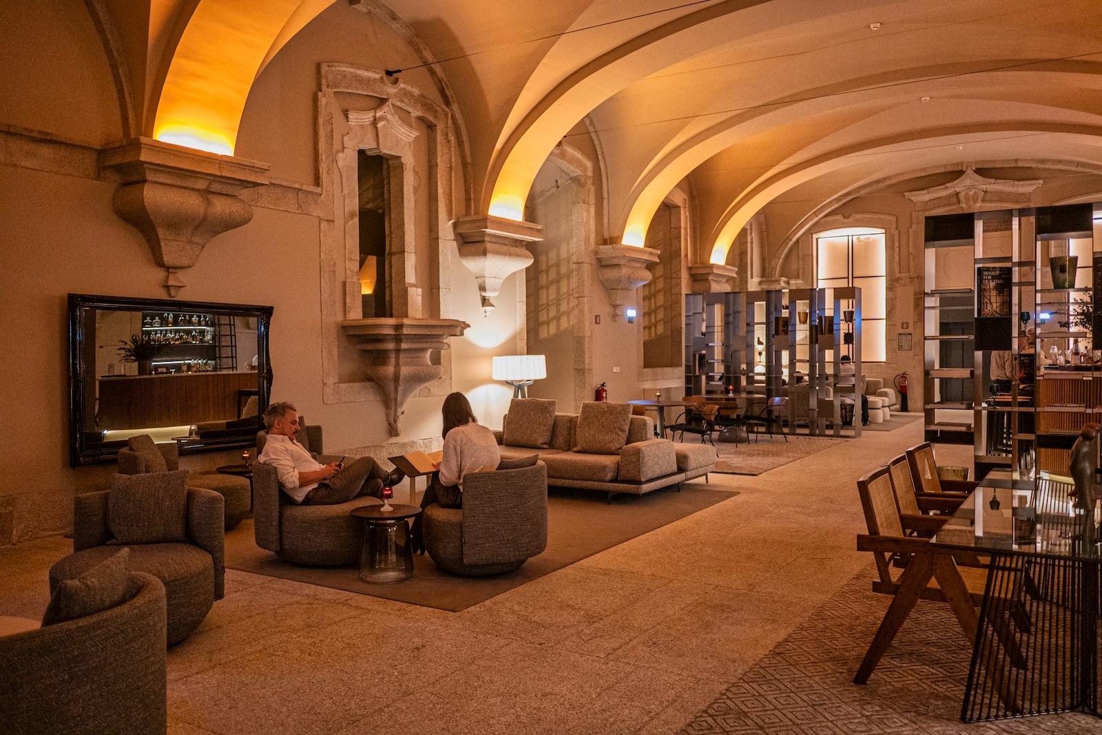 Abadessa Concept Bar en el interior del monasterio