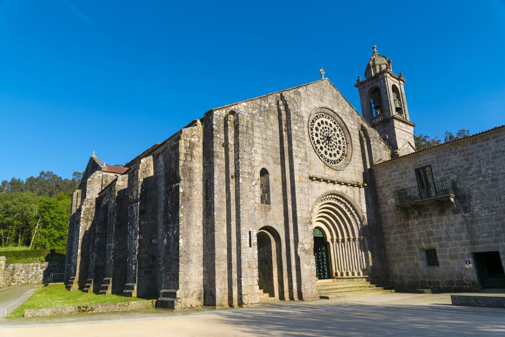 Vista exterior del monasterio de Armenteira | © Javier García Blanco