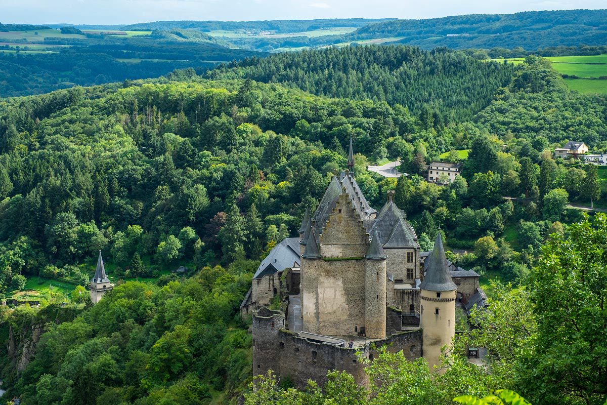 Vista del castillo de Vianden en Luxemburgo