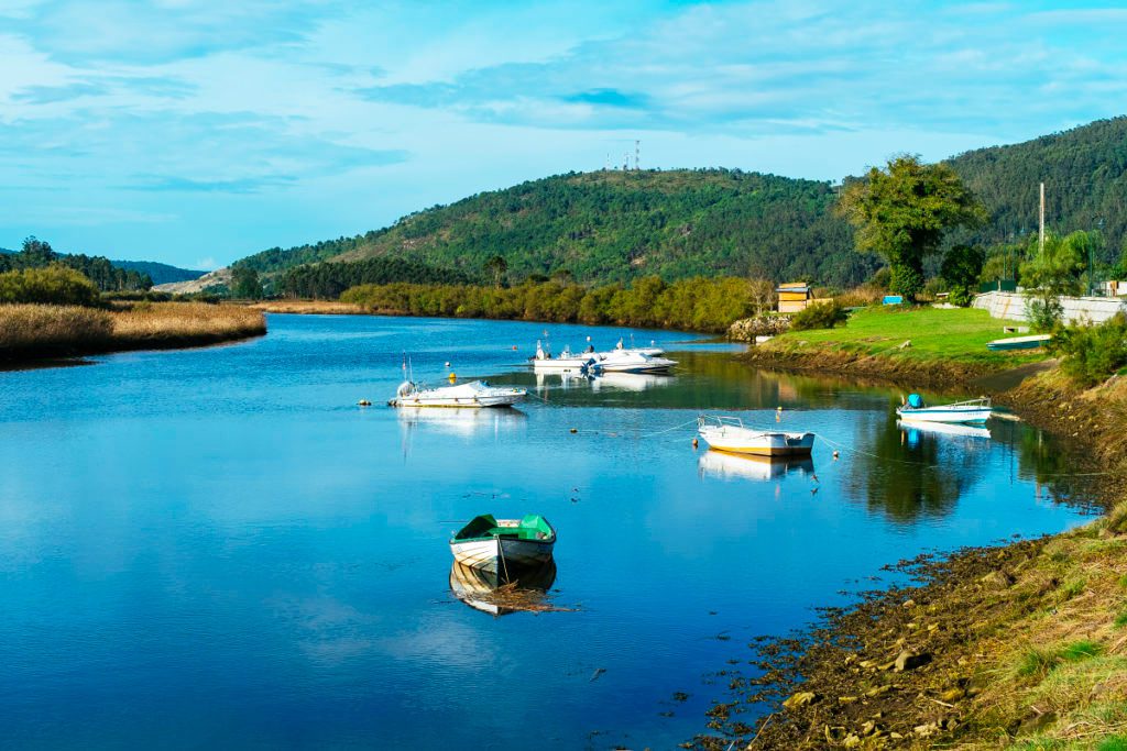 Vista del río Anllóns desde Ponteceso