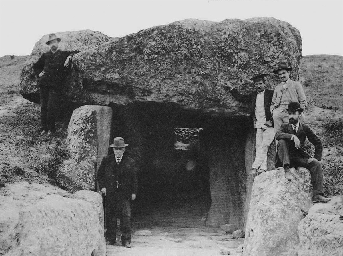 Dolmen de Menga, siglo XIX