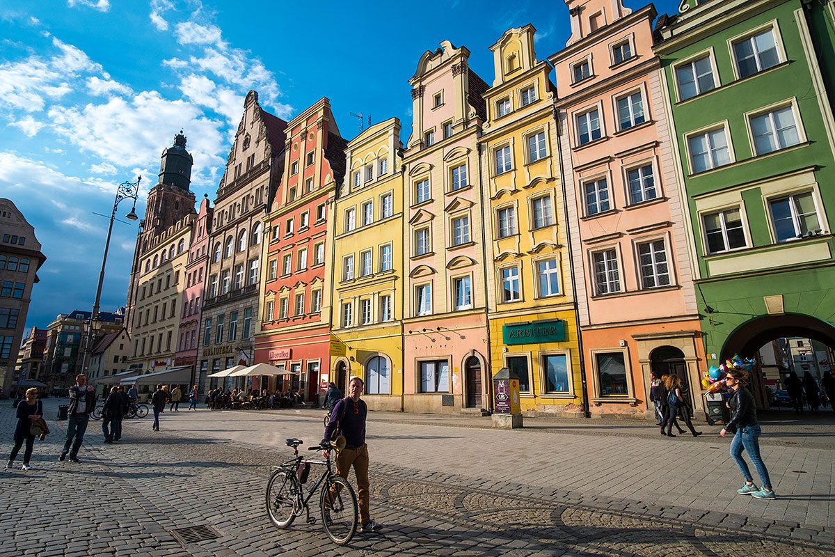 Visitantes en el Rynek de Wrocław