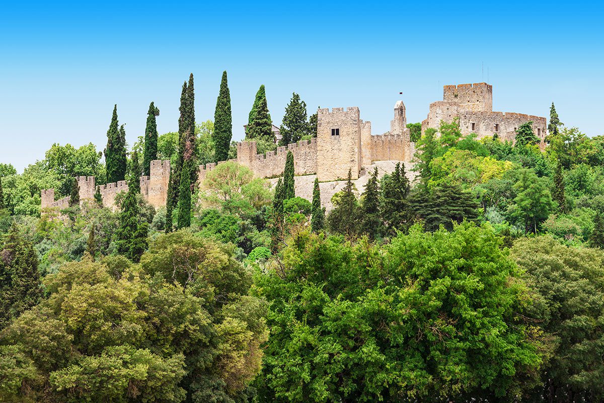 Vista del castillo de Tomar en Portugal