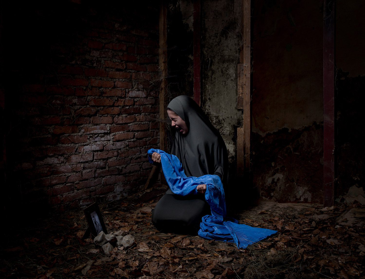 'Dolor y lágrimas por una madre lapidada', fotografía de Rebeca Alonso.