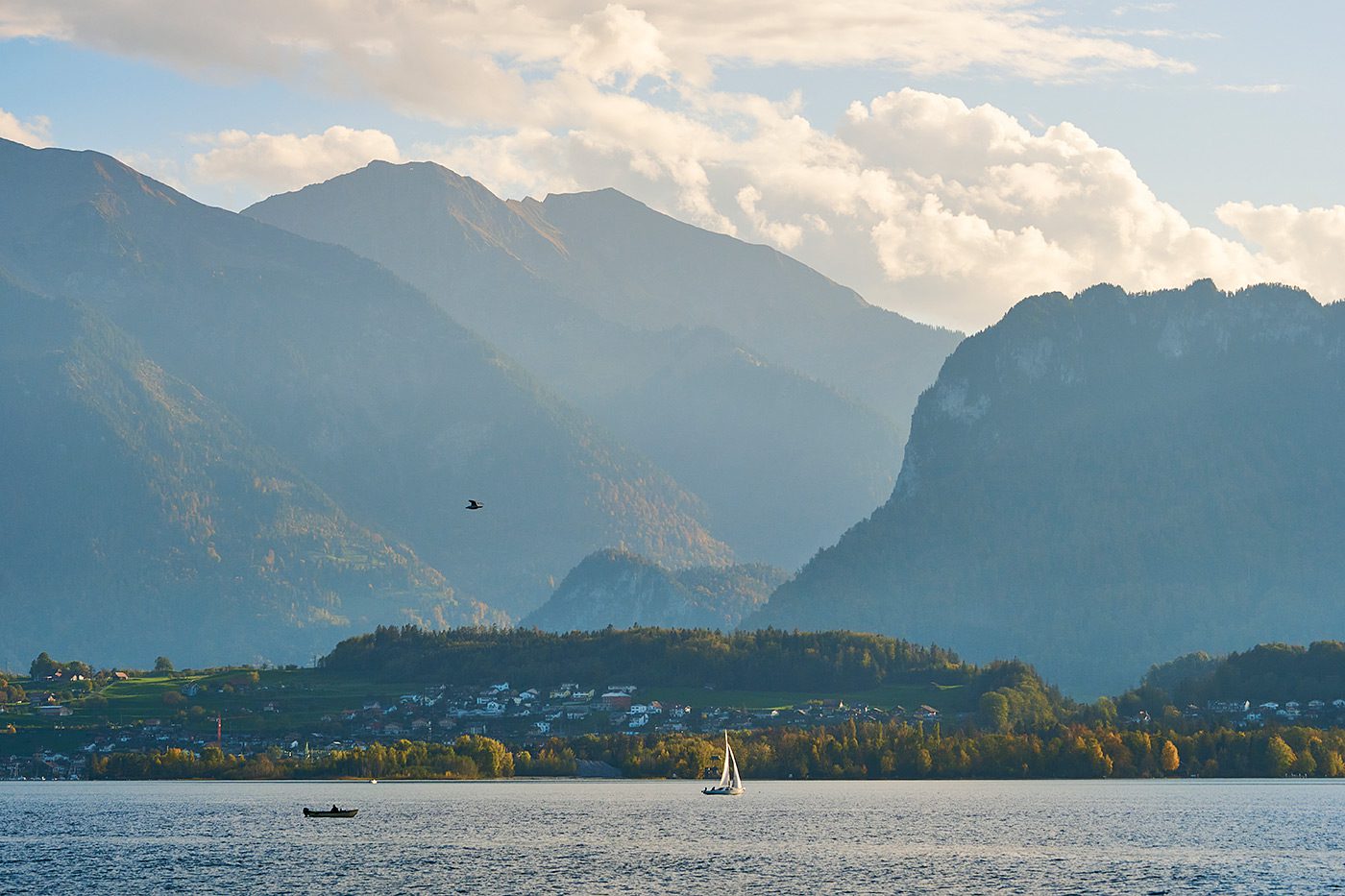 Vistas desde el lago Thun