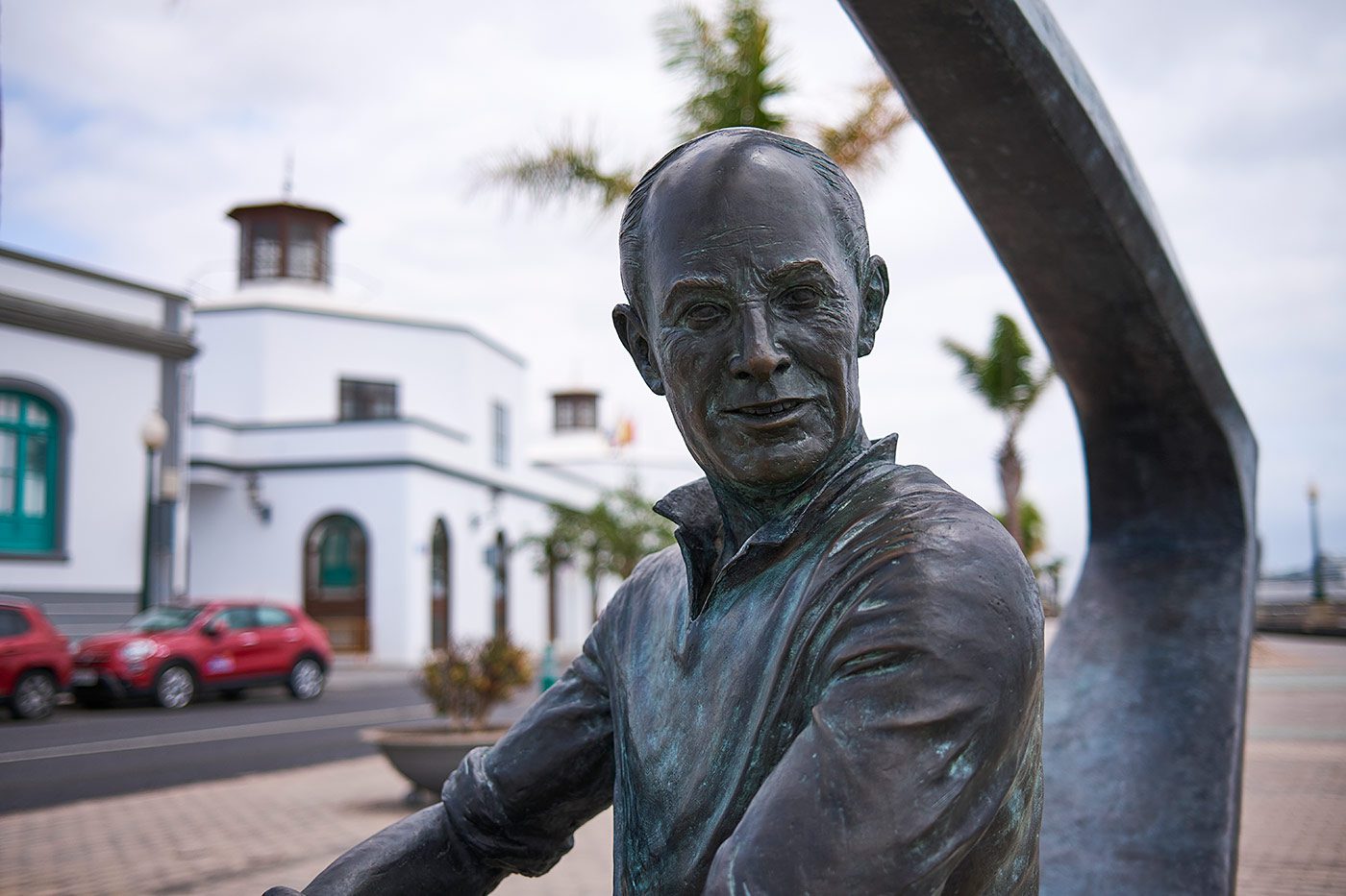 Estatua César Manrique