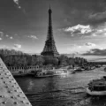 La Torre Eiffel y el río Sena