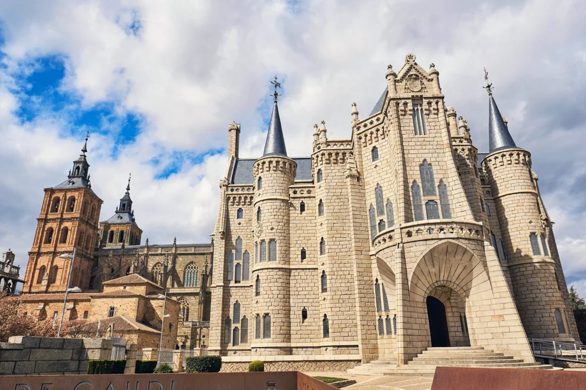 Vista del Palacio Episcopal de Astorga