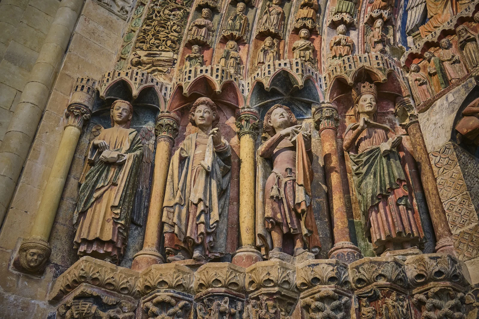 Detalle Portada de la Majestad, Toro