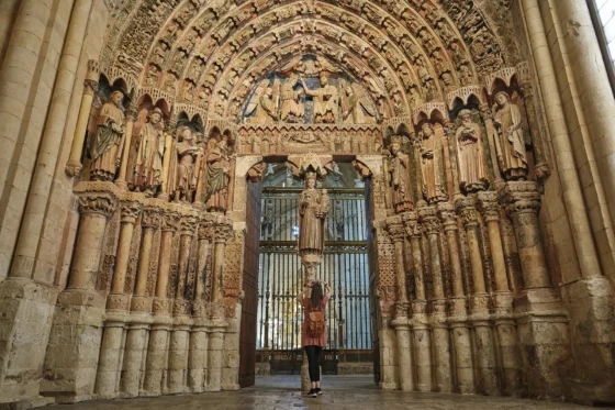Portada de la Majestad, Toro