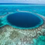 El célebre blue hole de Belice