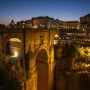 Vista nocturna del Puente Nuevo de Ronda