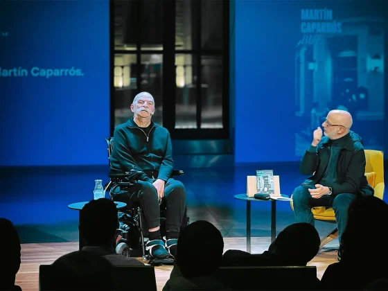 Martín Caparrós, en compañía del autor Rodrigo Fresán, con motivo de la presentación del nuevo trabajo de Caparrós