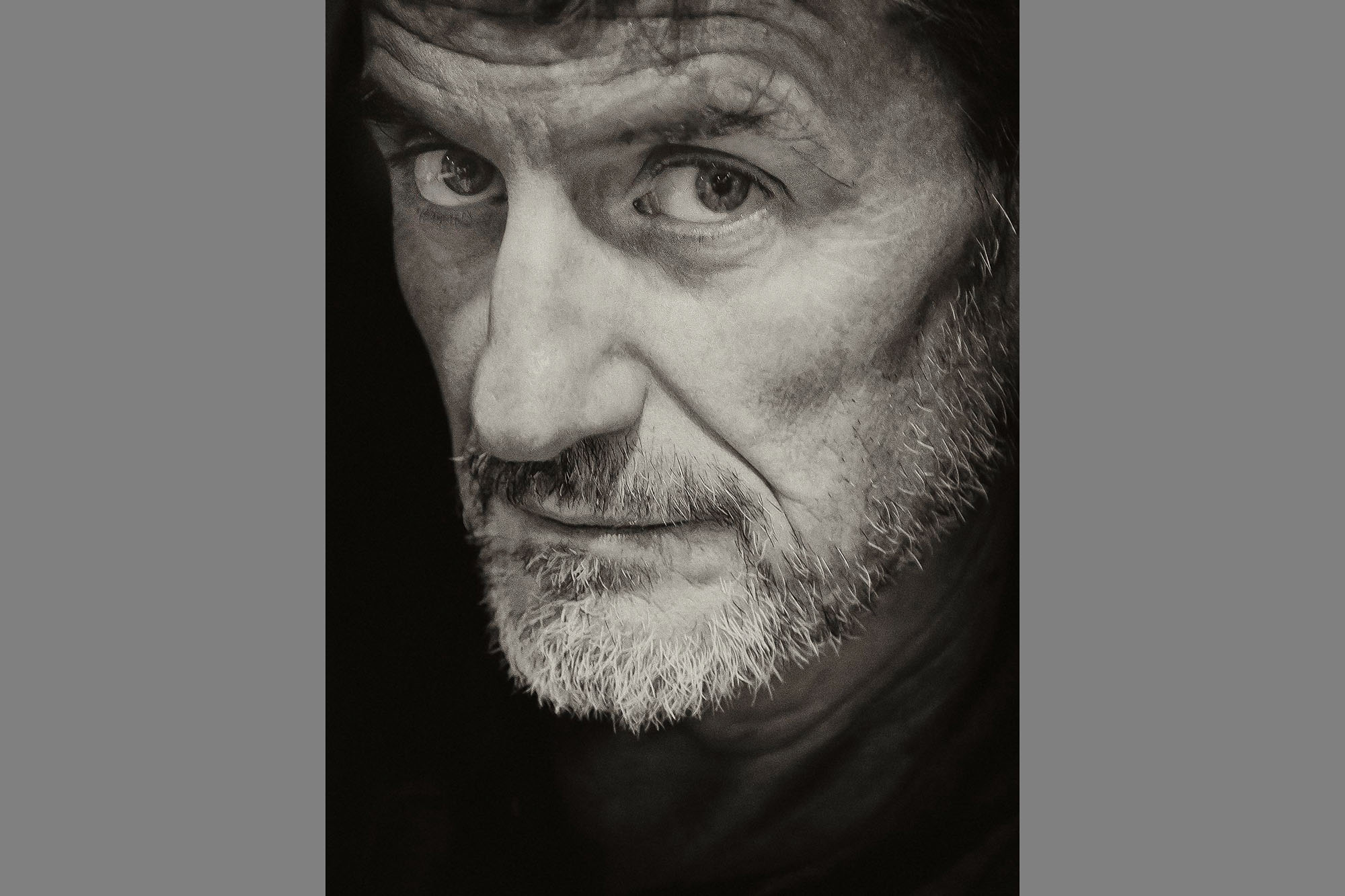 Retrato del arquitecto Gerardo Azcuy en Buenos Aires