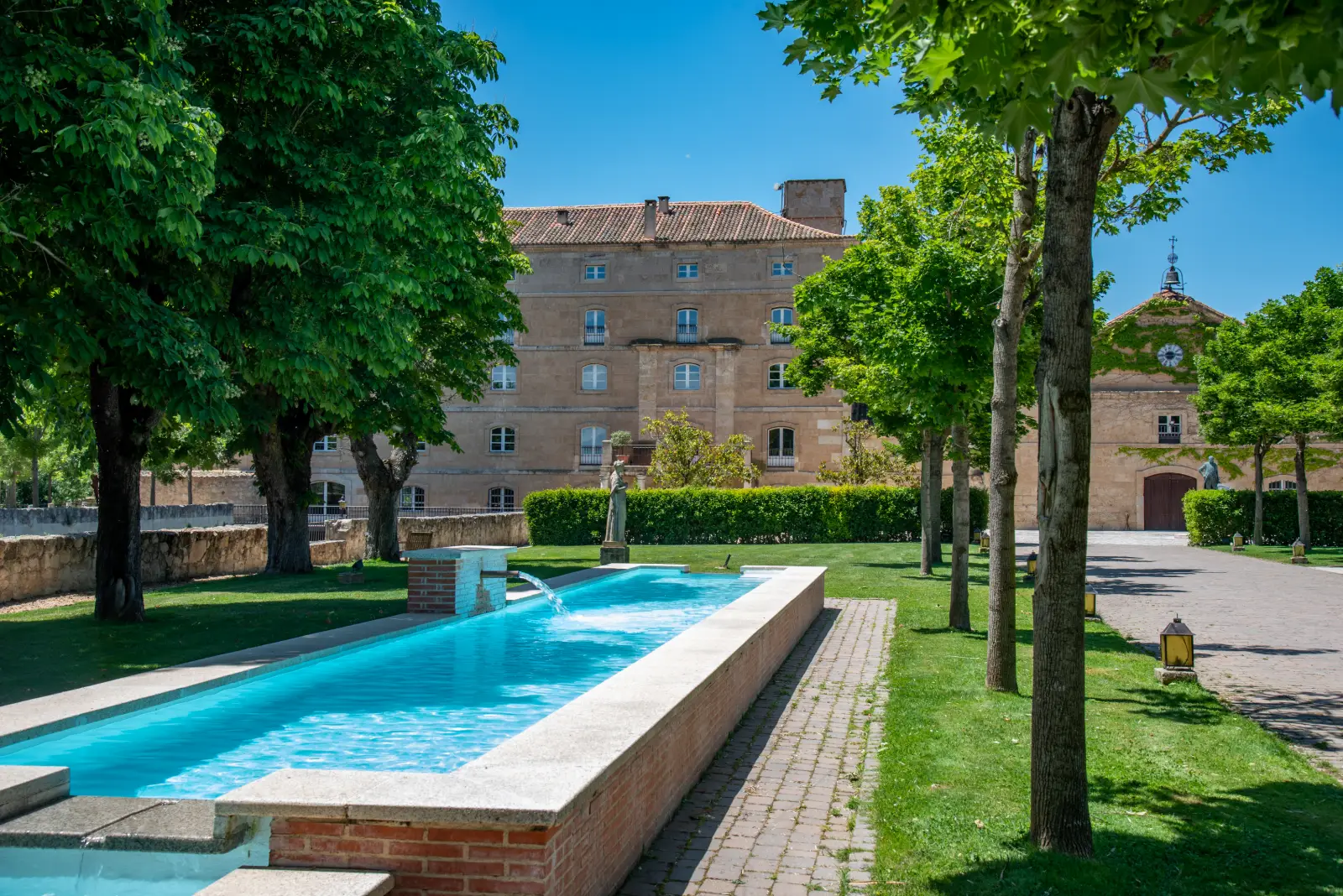 Vista de la piscina de la Hacienda Zorita Wine Hotel