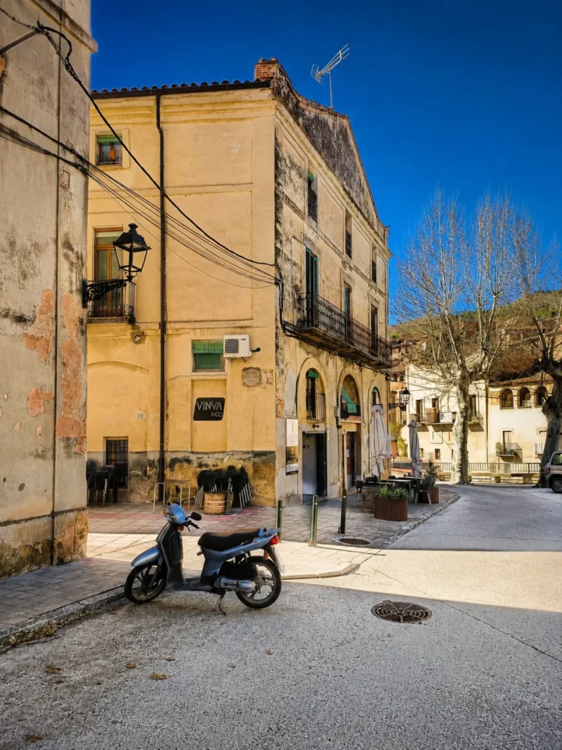 Plaça de Catalunya, Porrera