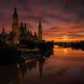 Fotomontaje del eclipse del 12 de agosto desde Zaragoza