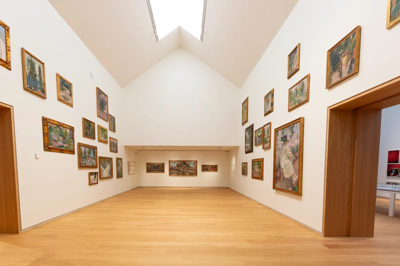 Vista de la exposición Tras la casa del artista en la ampliación del Museo Sorolla.
